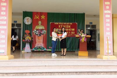Hoạt động chào mừng : Kỉ niệm ngày nhà giáo Việt Nam 20-11 của trường Tiểu học Trần Quốc Toản